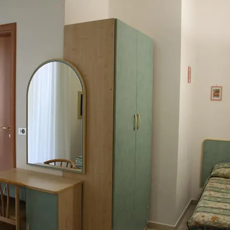 Hotel Flora Bellaria-Igea Marina Zimmer foto