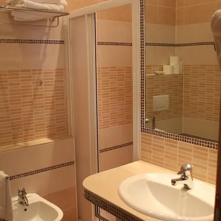 Hotel Flora Bellaria-Igea Marina Zimmer foto
