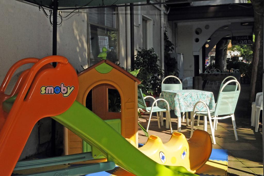 Hotel Flora 3*